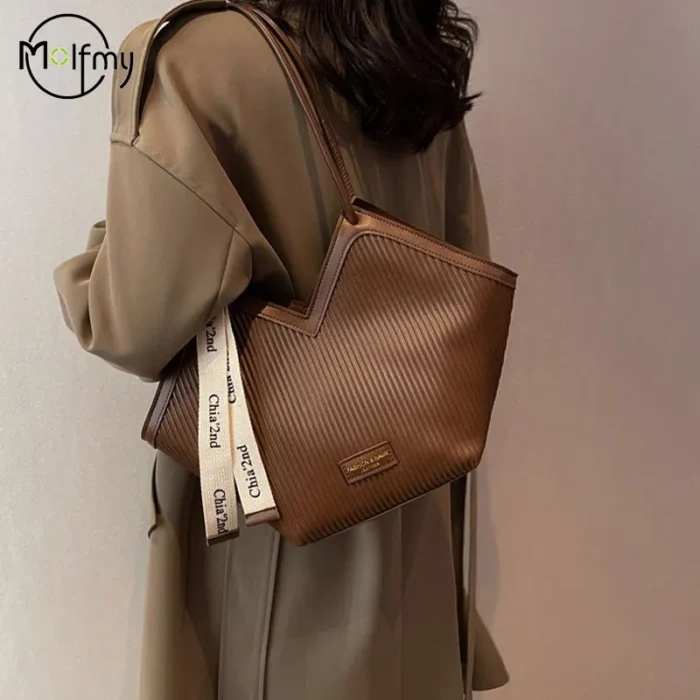 PU Women's Bags Fashion Ladies Designer Luxury Women Shoulder Handbag Large Capacity Heart-shaped Tote Bag Bolsos De Mujer 2024 - Image 2