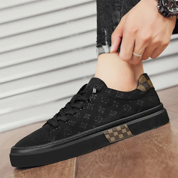 Classics Men Casual Sneakers New Fashion Comfort Board Shoes for Men Breathable Walking Shoes Non-Slip Outdoor Zapatillas Hombre
