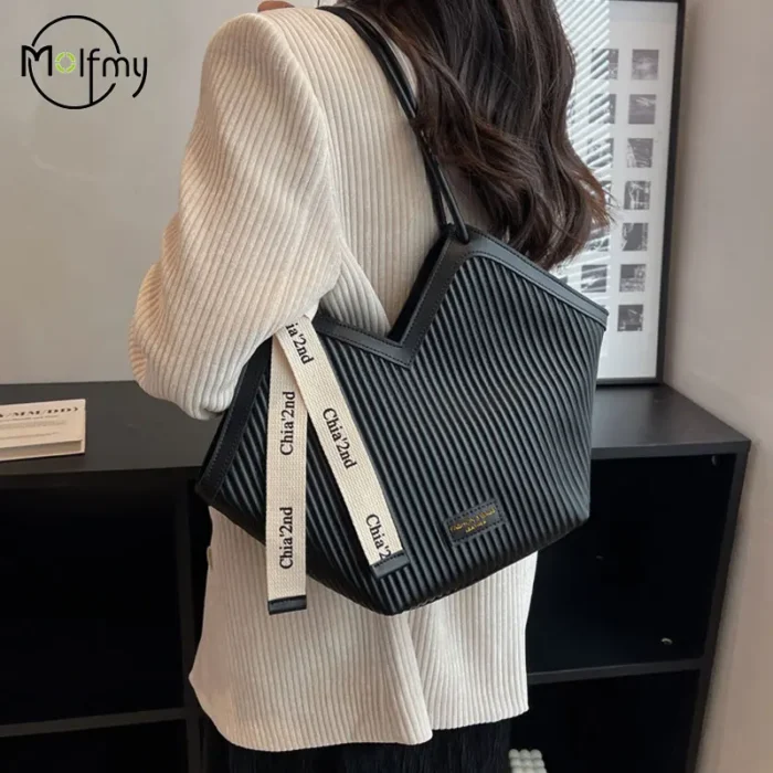 PU Women's Bags Fashion Ladies Designer Luxury Women Shoulder Handbag Large Capacity Heart-shaped Tote Bag Bolsos De Mujer 2024 - Image 3