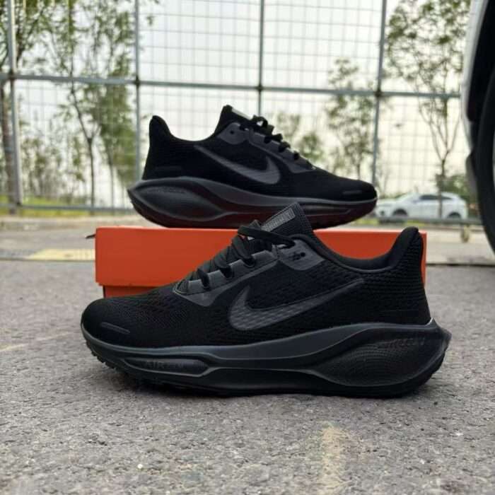 Me sports shoes - Image 4