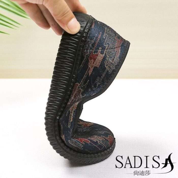 Old Beijing cloth shoes for women, grandma, non-slip, middle-aged mother, spring and autumn, comfortable, soft sole, old lady, breathable and widened - Image 3