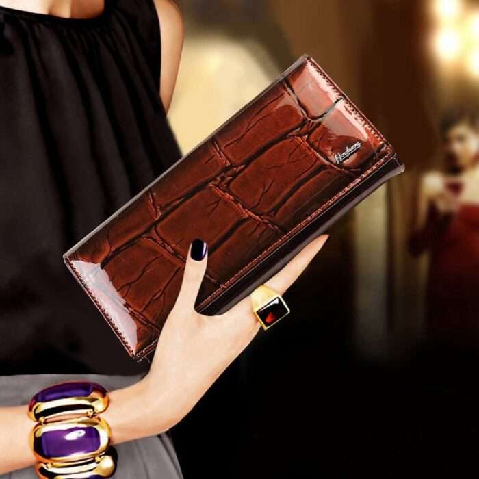 Fashionable genuine leather long small handbag for women 2025 spring and summer bright leather hand-held wallet atmospheric foldable large capacity wallet