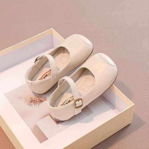 Square toe shoes 2025 retro temperament women's soft sole shoes flat Korean style all-match shallow mouth spring new leather shoes