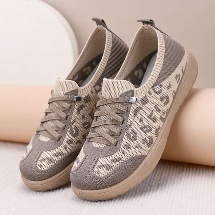 Spring new style old Beijing cloth shoes women's shoes soft sole non-slip leopard print one-step German training shoes comfortable flat shoes for mothers - Image 3