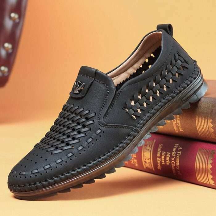 Men's breathable leather shoes leather cave shoes men's sandals soft bottom soft bottoms feet hollow men's shoes summer men's sandals