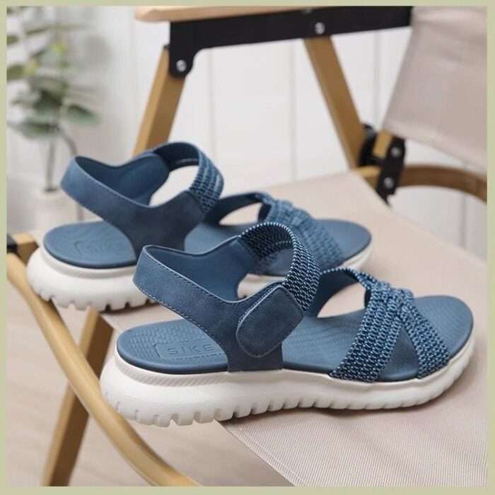Ultra-light wet beach sandals for women, summer leisure, non-slip and soft-soled mother's shoes for the seaside in 2025 - Image 2