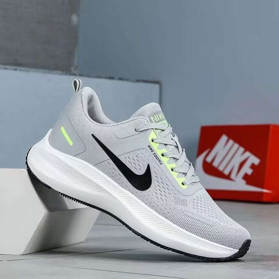 Nike sports shoes - Image 6