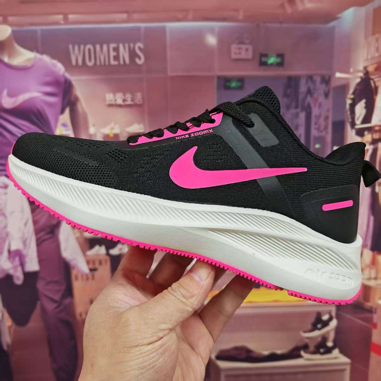 Nike sports shoes - Image 5