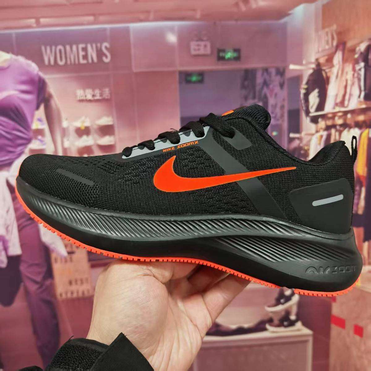 Nike sports shoes - Image 3