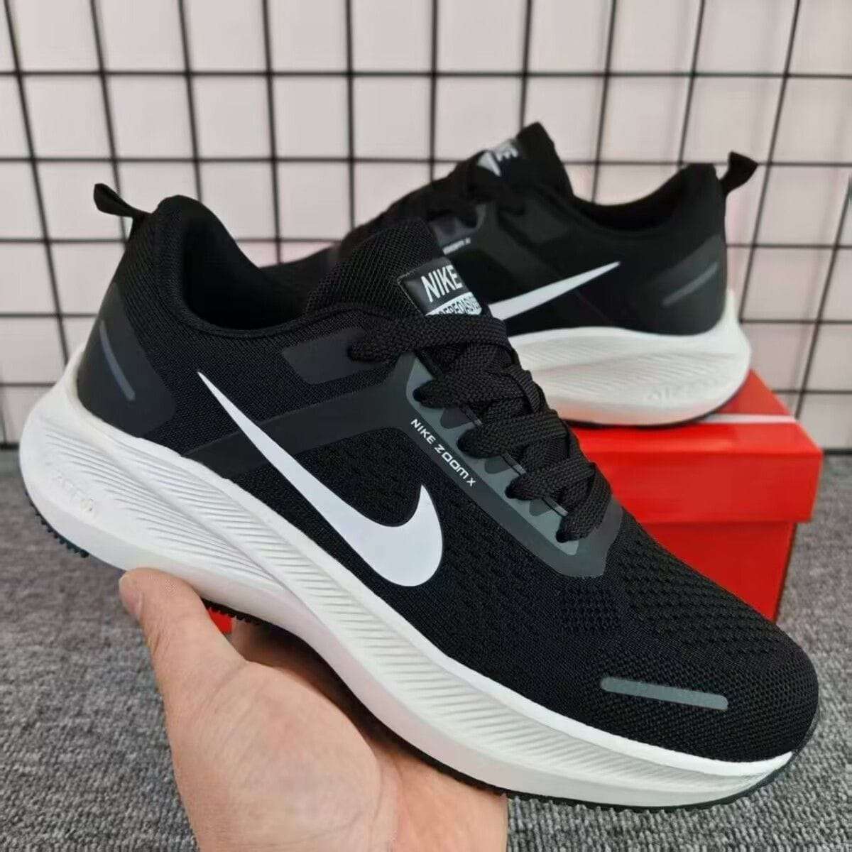 Nike sports shoes - Image 2