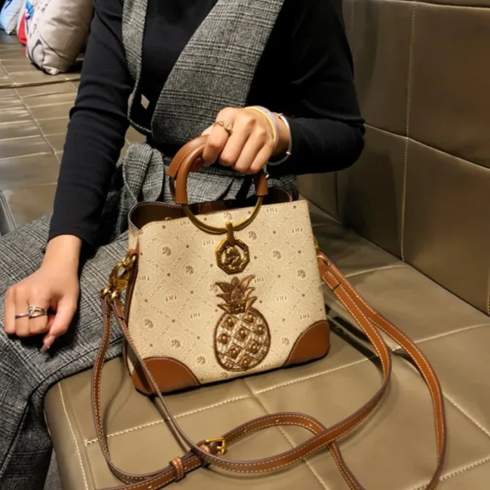 Brand designer handbag retro bucket bag women's 2025 new autumn and winter high-end printed shoulder crossbody bag - Image 6