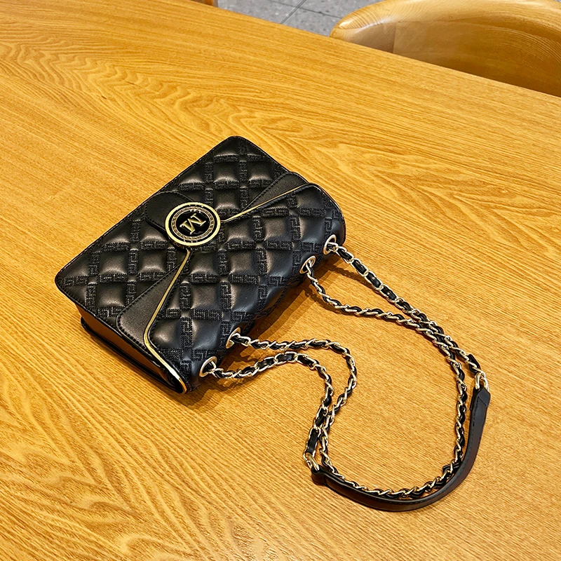 2024 New Lingge Women's Bag Small Fragrant Wind Crossbody Chain Bag Small Square Bag Fashionable One Shoulder Women's Bag Multi